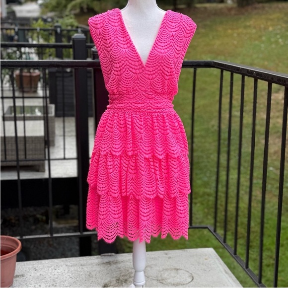Lilly Pulitzer Dresses & Skirts - NWT Lilly Pulitzer Faye V-Neck Lace Ruffle Dress Size XL